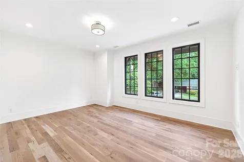 709 Bertonley Avenue Charlotte NC 28211