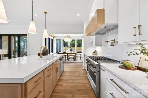 709 Bertonley Avenue Charlotte NC 28211