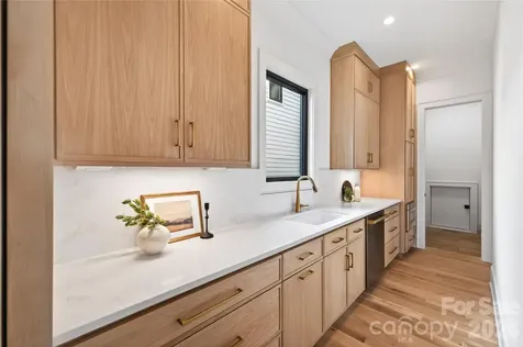 709 Bertonley Avenue Charlotte NC 28211