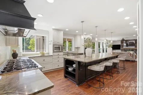2113 Bon Villa Way Tega Cay SC 29708