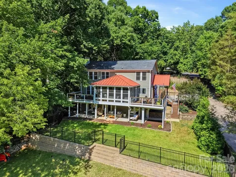 2113 Bon Villa Way Tega Cay SC 29708
