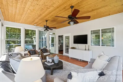2113 Bon Villa Way Tega Cay SC 29708