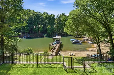2113 Bon Villa Way Tega Cay SC 29708