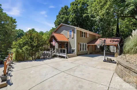 2113 Bon Villa Way Tega Cay SC 29708