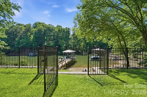 2113 Bon Villa Way Tega Cay SC 29708
