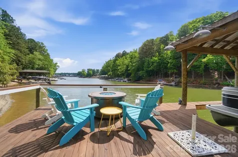 2113 Bon Villa Way Tega Cay SC 29708