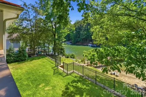 2113 Bon Villa Way Tega Cay SC 29708
