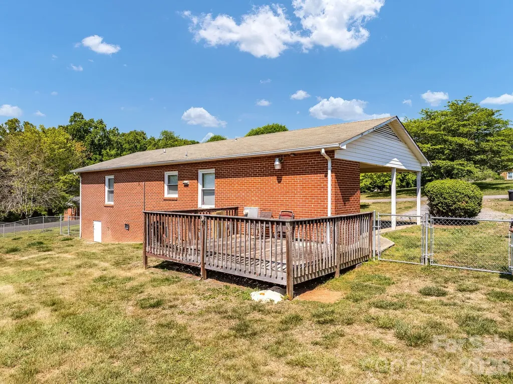 2101 Lamesa Court Lenoir NC 28645