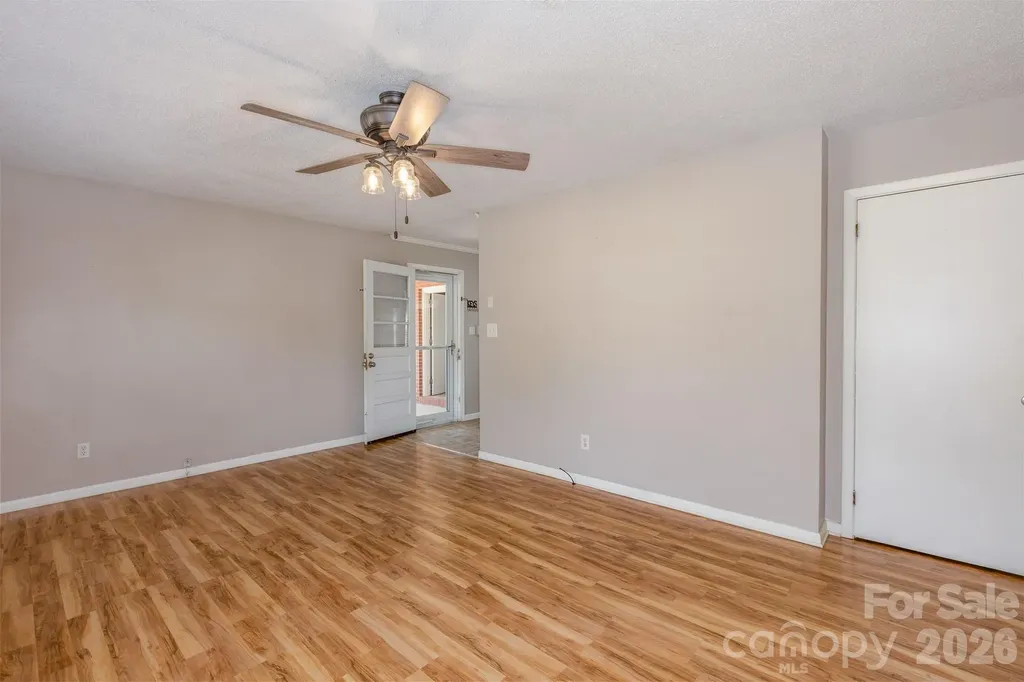 2101 Lamesa Court Lenoir NC 28645