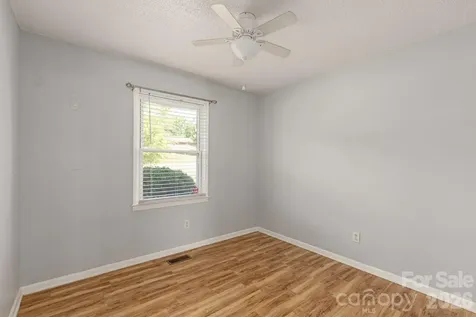 2101 Lamesa Court Lenoir NC 28645