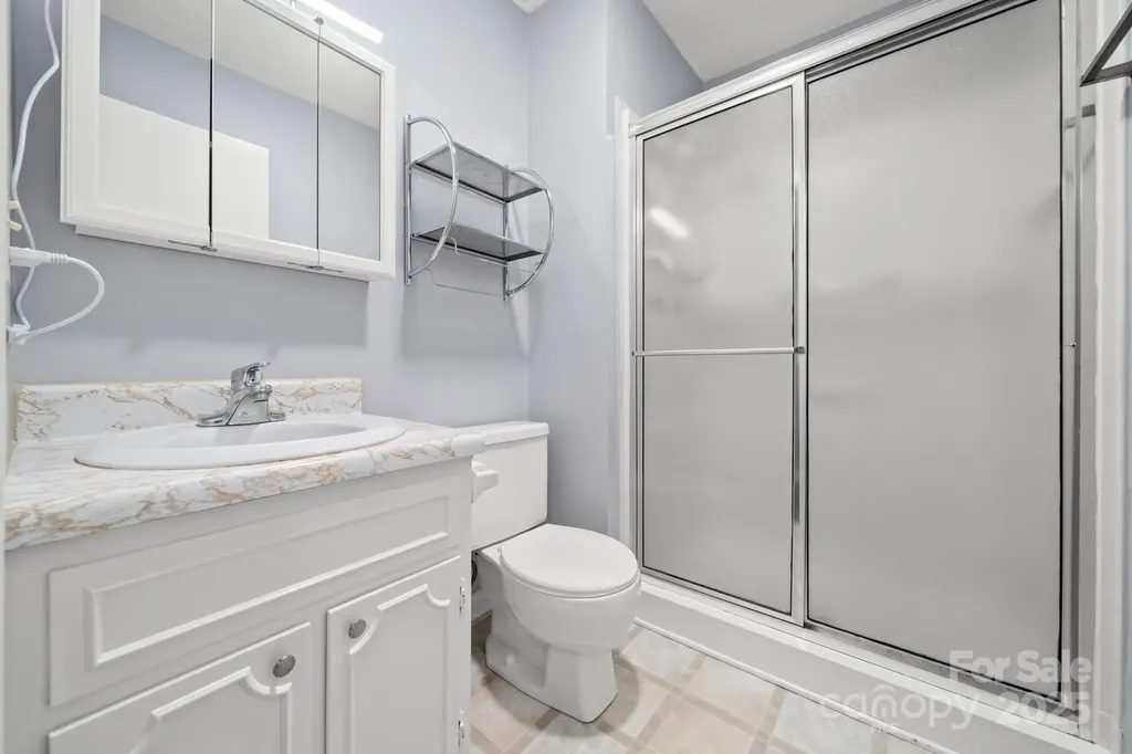 27 Capri Lane Hendersonville NC 28791