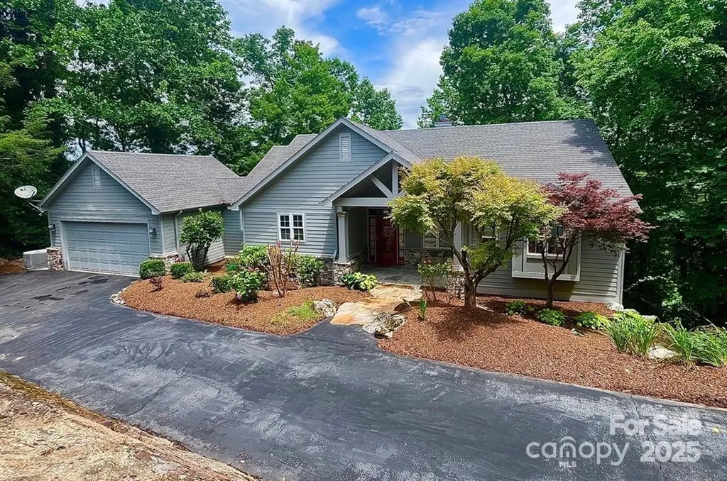 180 High Road Overlook Hendersonville NC 28739