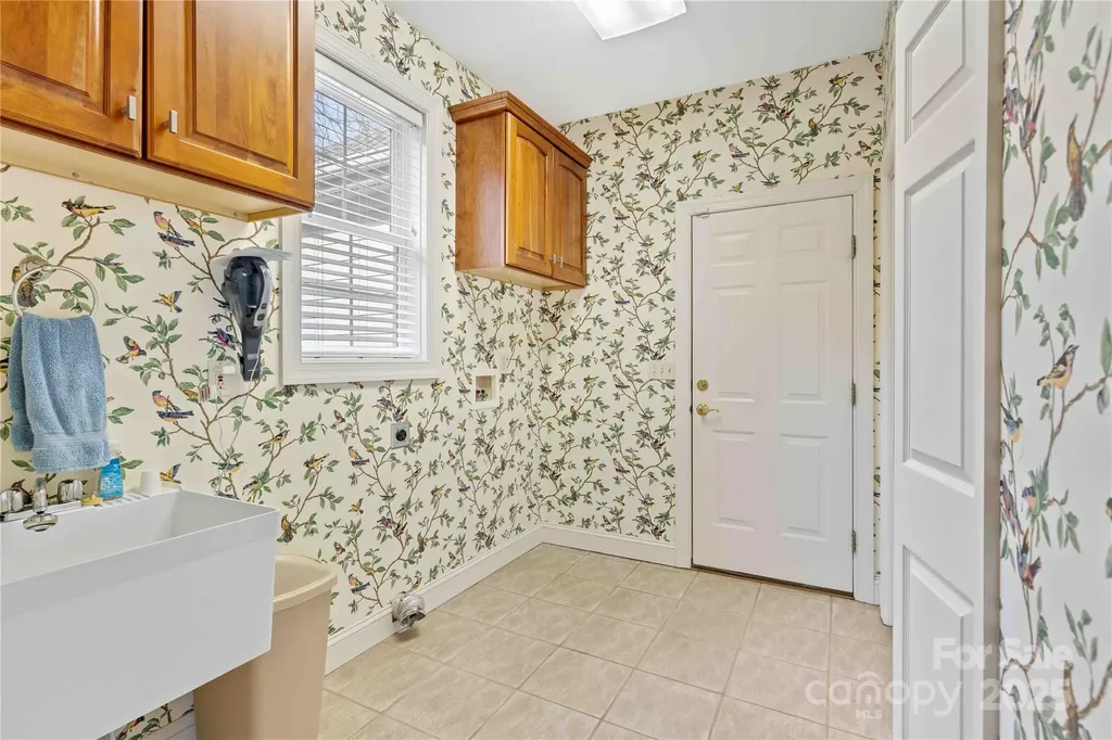 180 High Road Overlook Hendersonville NC 28739