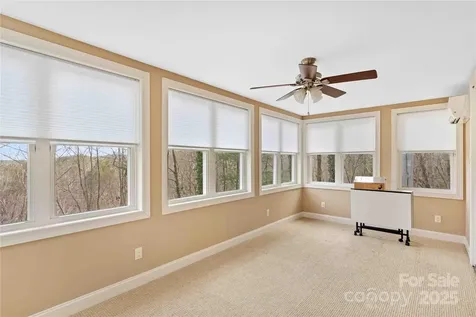 180 High Road Overlook Hendersonville NC 28739