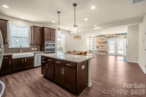 7420 Tullamore Glen Huntersville NC 28078