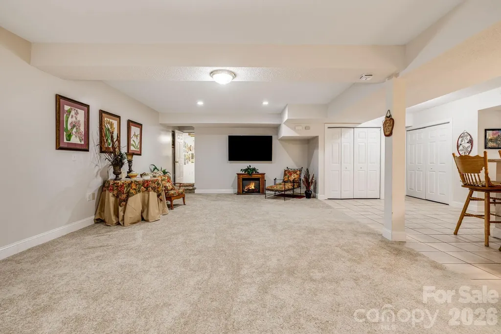 350 Old Sunset Hill Road Hendersonville NC 28792
