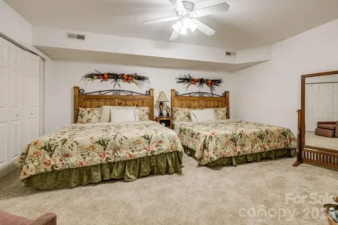 350 Old Sunset Hill Road Hendersonville NC 28792