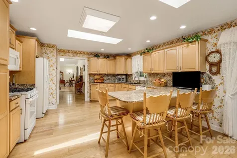 350 Old Sunset Hill Road Hendersonville NC 28792