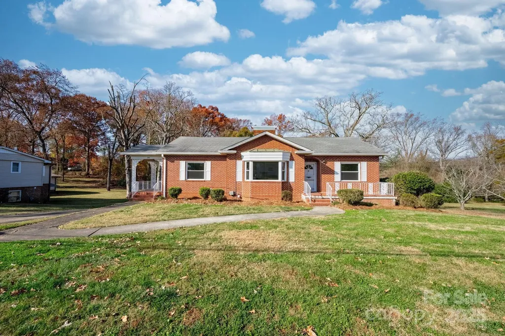 313 17th Street NW Hickory NC 28601