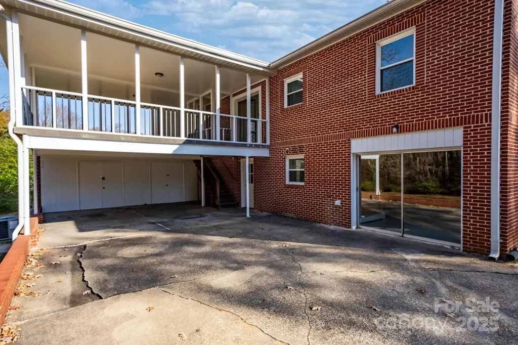 313 17th Street NW Hickory NC 28601