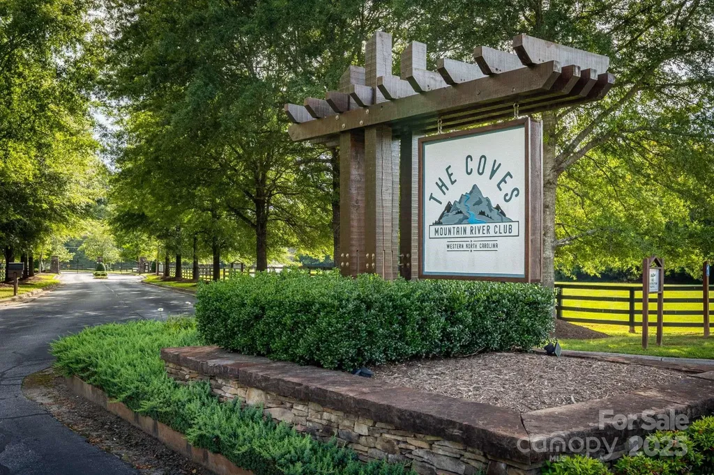 1030 River Club Ridge Lenoir NC 28645