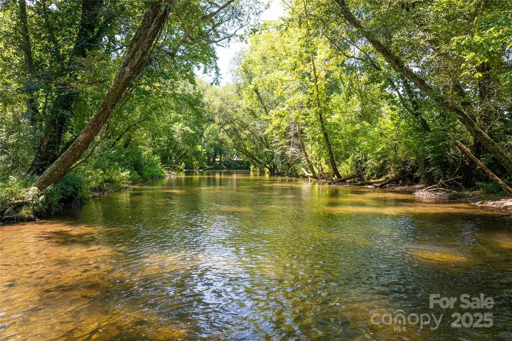 1030 River Club Ridge Lenoir NC 28645