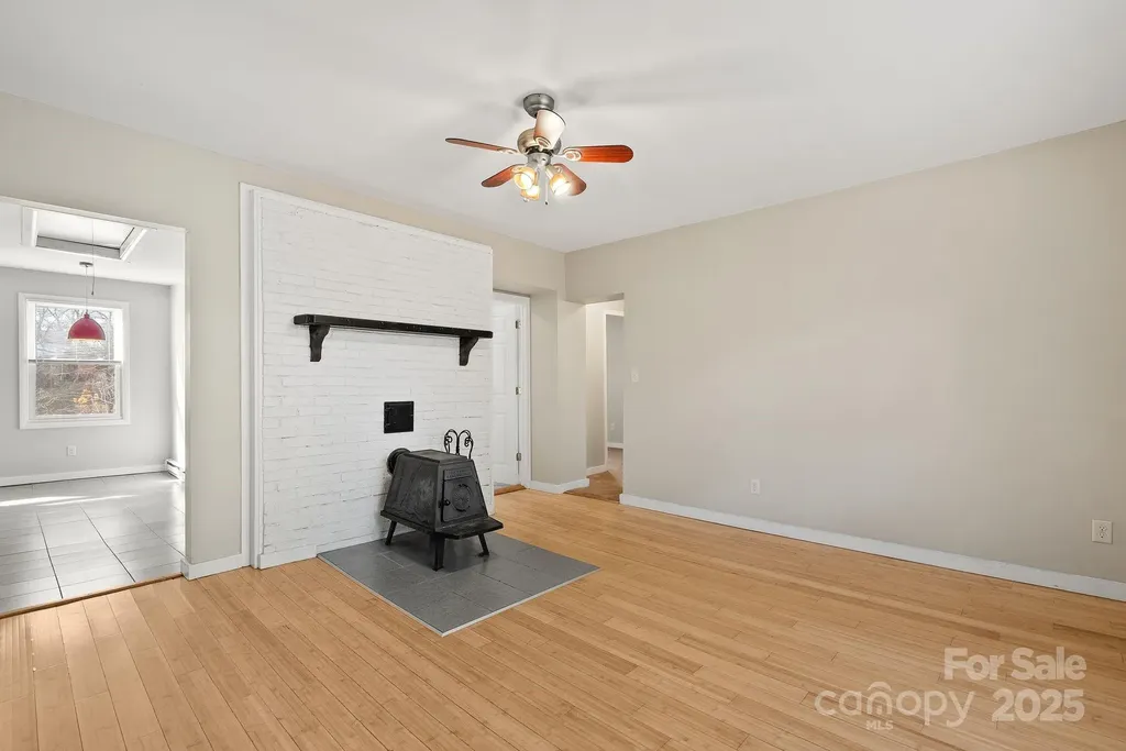 2 Worley Place Asheville NC 28806