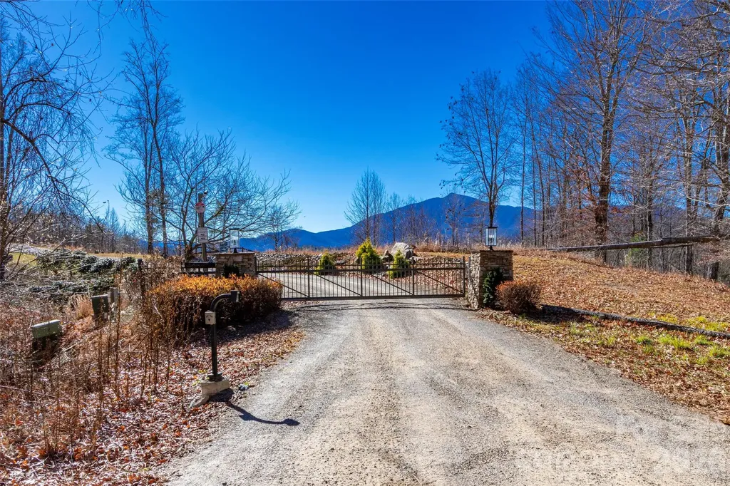 00000 High Peak Ridge Green Mountain NC 28740