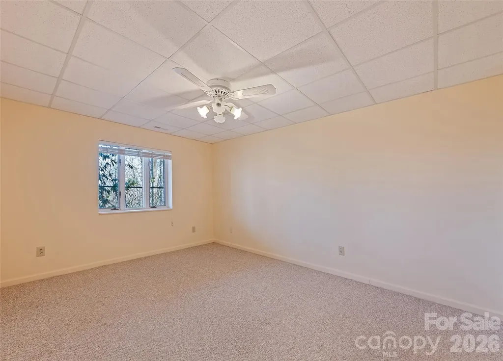 1350 Davis Mountain Road Hendersonville NC 28739
