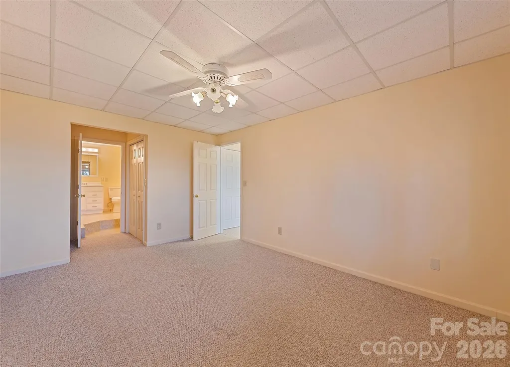 1350 Davis Mountain Road Hendersonville NC 28739