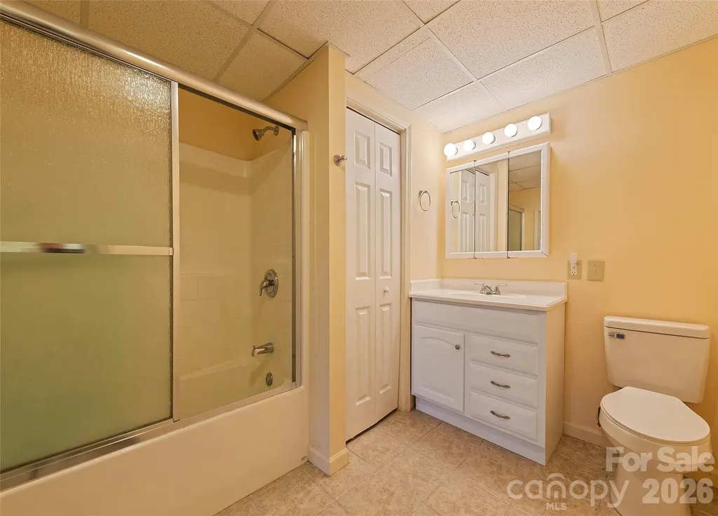 1350 Davis Mountain Road Hendersonville NC 28739