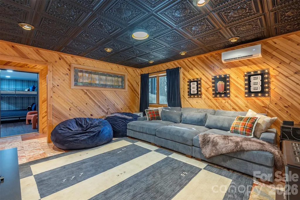 2338 El Miner Drive Mars Hill NC 28754