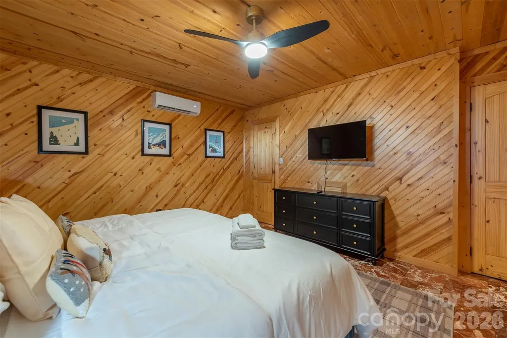 2338 El Miner Drive Mars Hill NC 28754