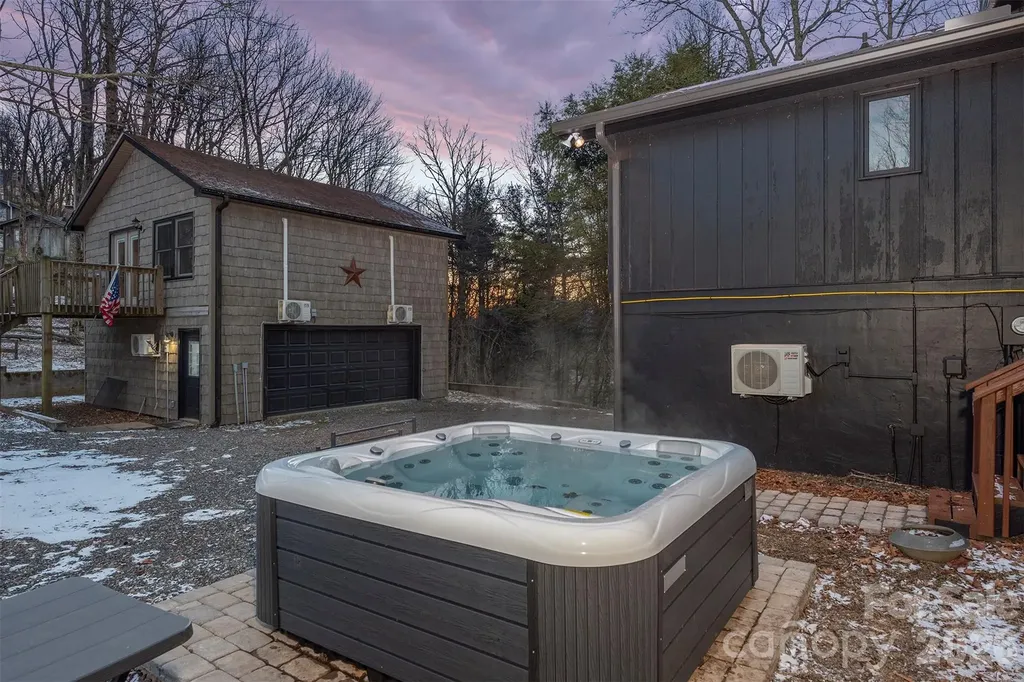 2338 El Miner Drive Mars Hill NC 28754