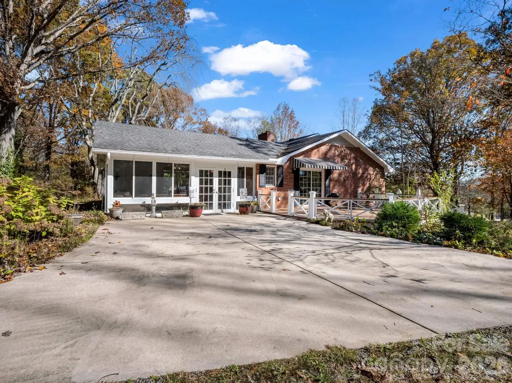 1867 Fruitland Road Hendersonville NC 28792