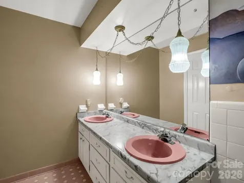 1867 Fruitland Road Hendersonville NC 28792