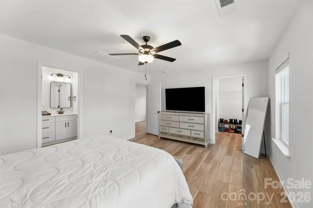 145 Baucom Street Charlotte NC 28216