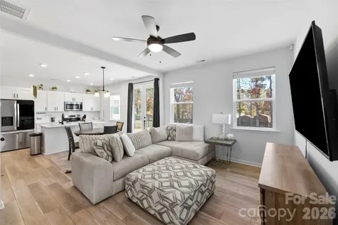 145 Baucom Street Charlotte NC 28216