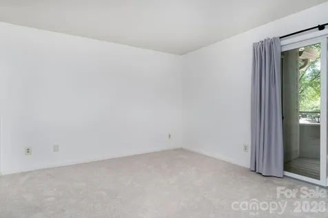 2536 Stradbrook Drive Charlotte NC 28210
