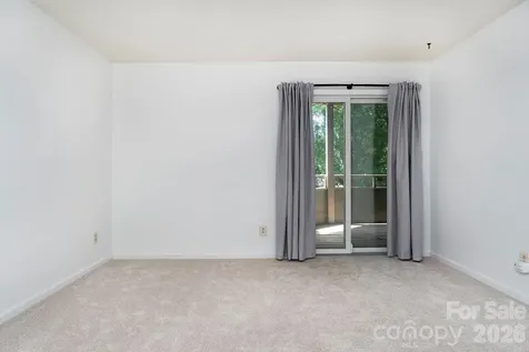 2536 Stradbrook Drive Charlotte NC 28210
