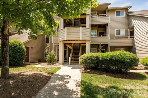 2536 Stradbrook Drive Charlotte NC 28210