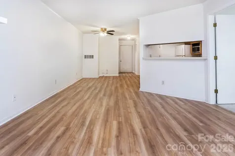 2536 Stradbrook Drive Charlotte NC 28210
