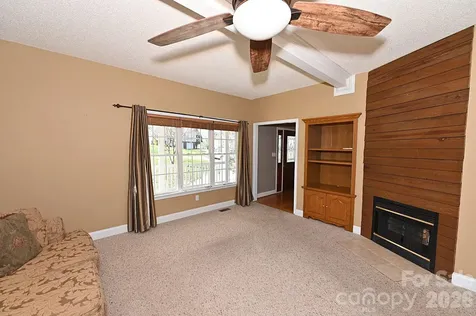 518 30th Avenue Circle NE Hickory NC 28601