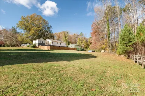 21 Walker Street Extension Columbus NC 28722