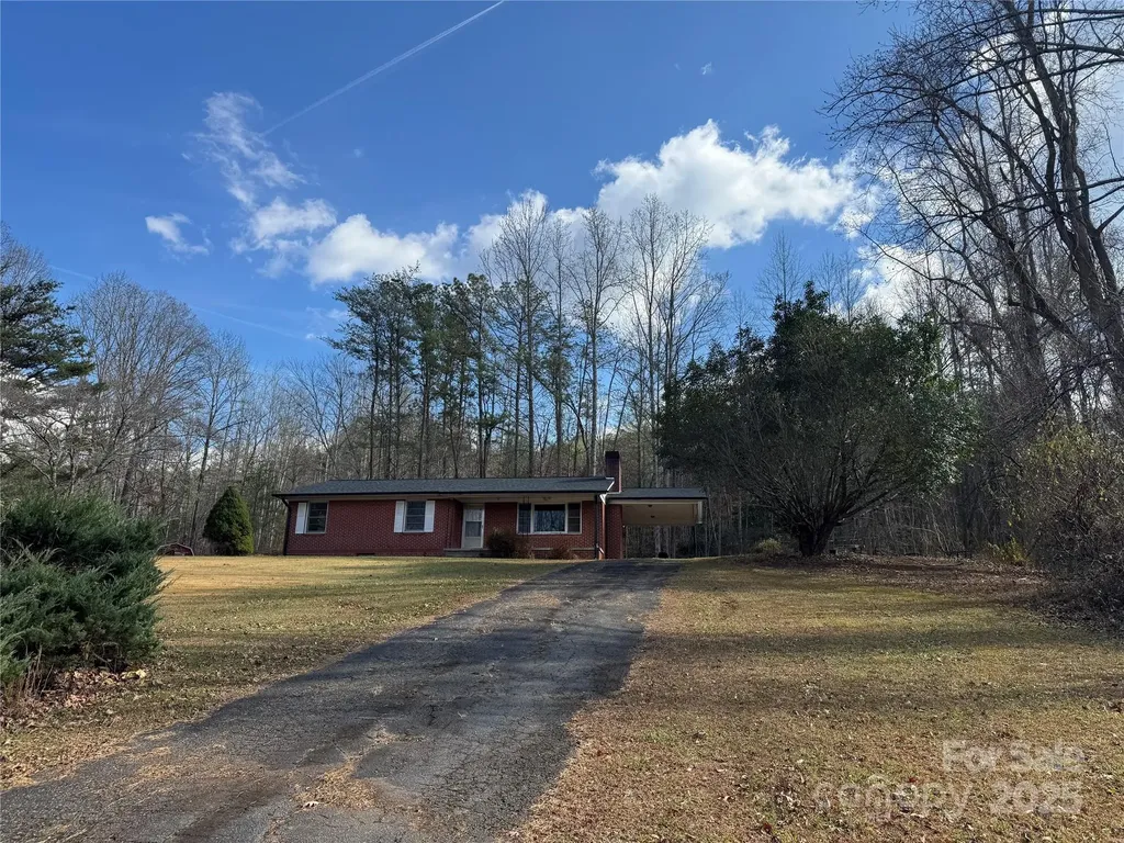 5046 Old Linville Road Marion NC 28752