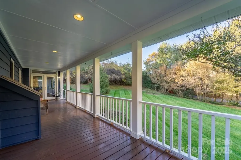 180 Paw Paw Cove Sylva NC 28779