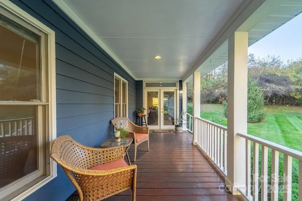 180 Paw Paw Cove Sylva NC 28779
