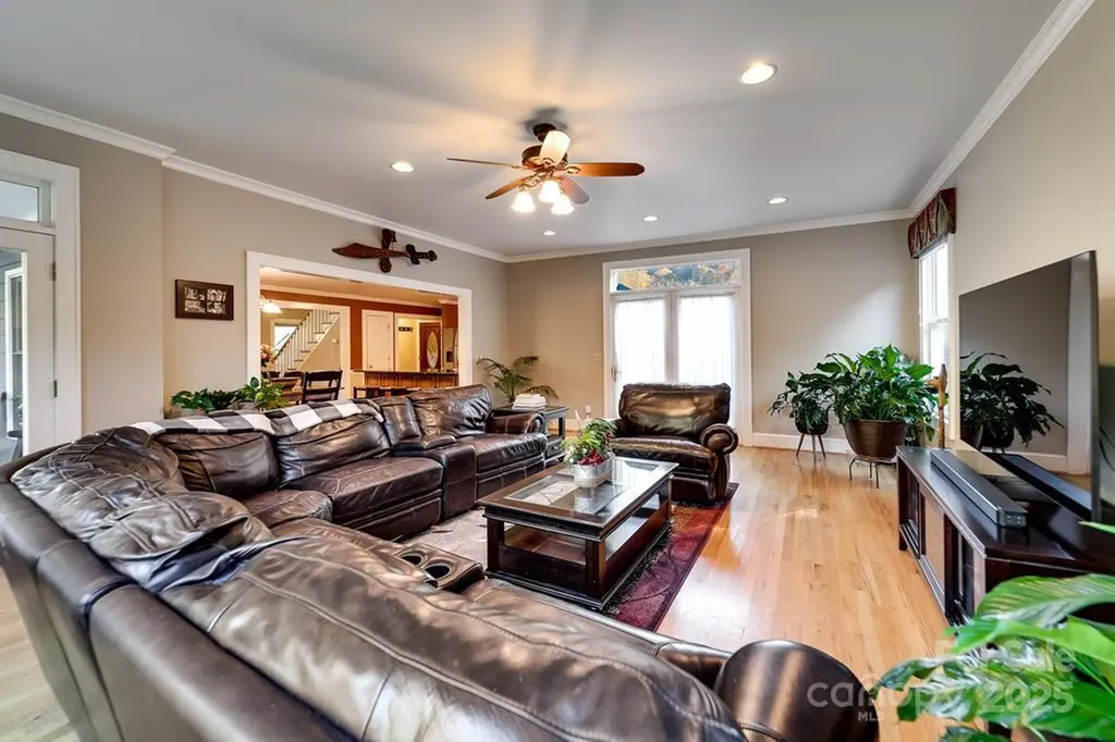 180 Paw Paw Cove Sylva NC 28779