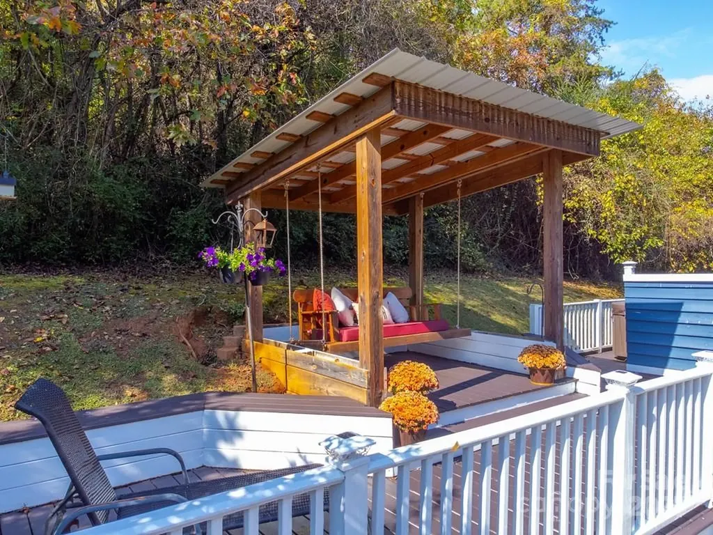 180 Paw Paw Cove Sylva NC 28779