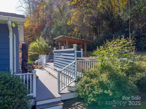 180 Paw Paw Cove Sylva NC 28779